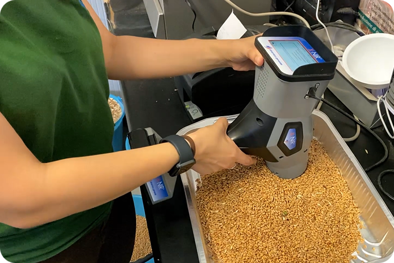 green force-x-nir analyzer-real-time analysis-grain storage